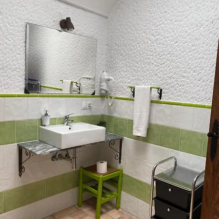 Casa rural Cuevas Uropia Graena